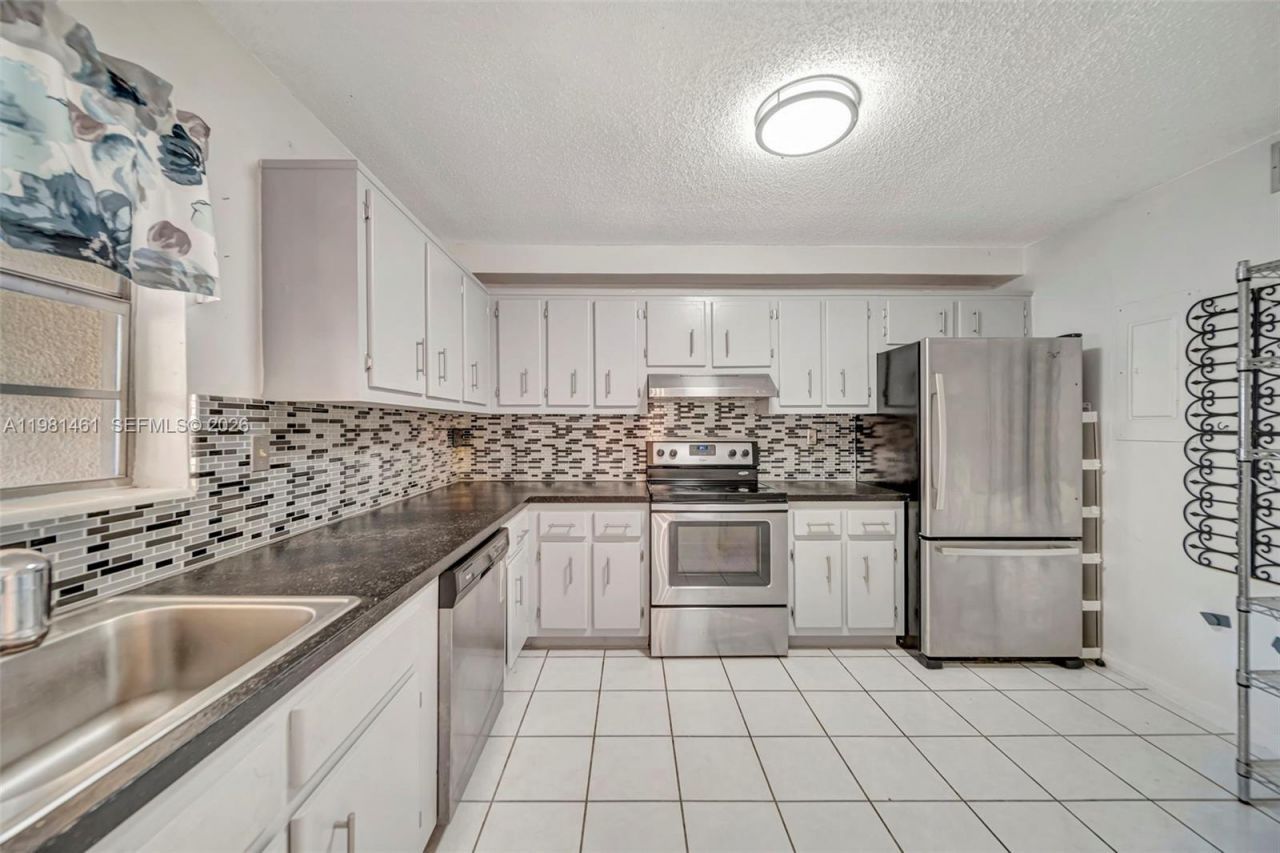 8769 SW 137th Ave, Miami, FL 33183 Photo