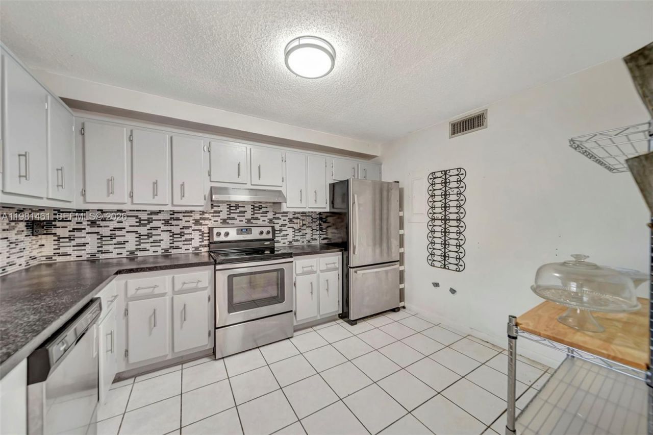 8769 SW 137th Ave, Miami, FL 33183 Photo