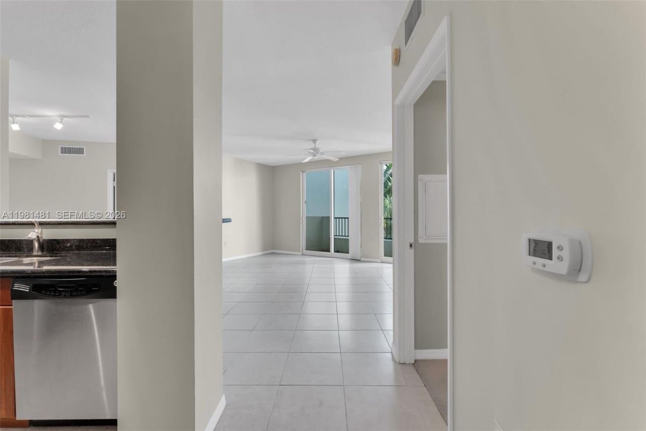 2421 NE 65th St , Unit 403, Fort Lauderdale, FL 33308 Photo