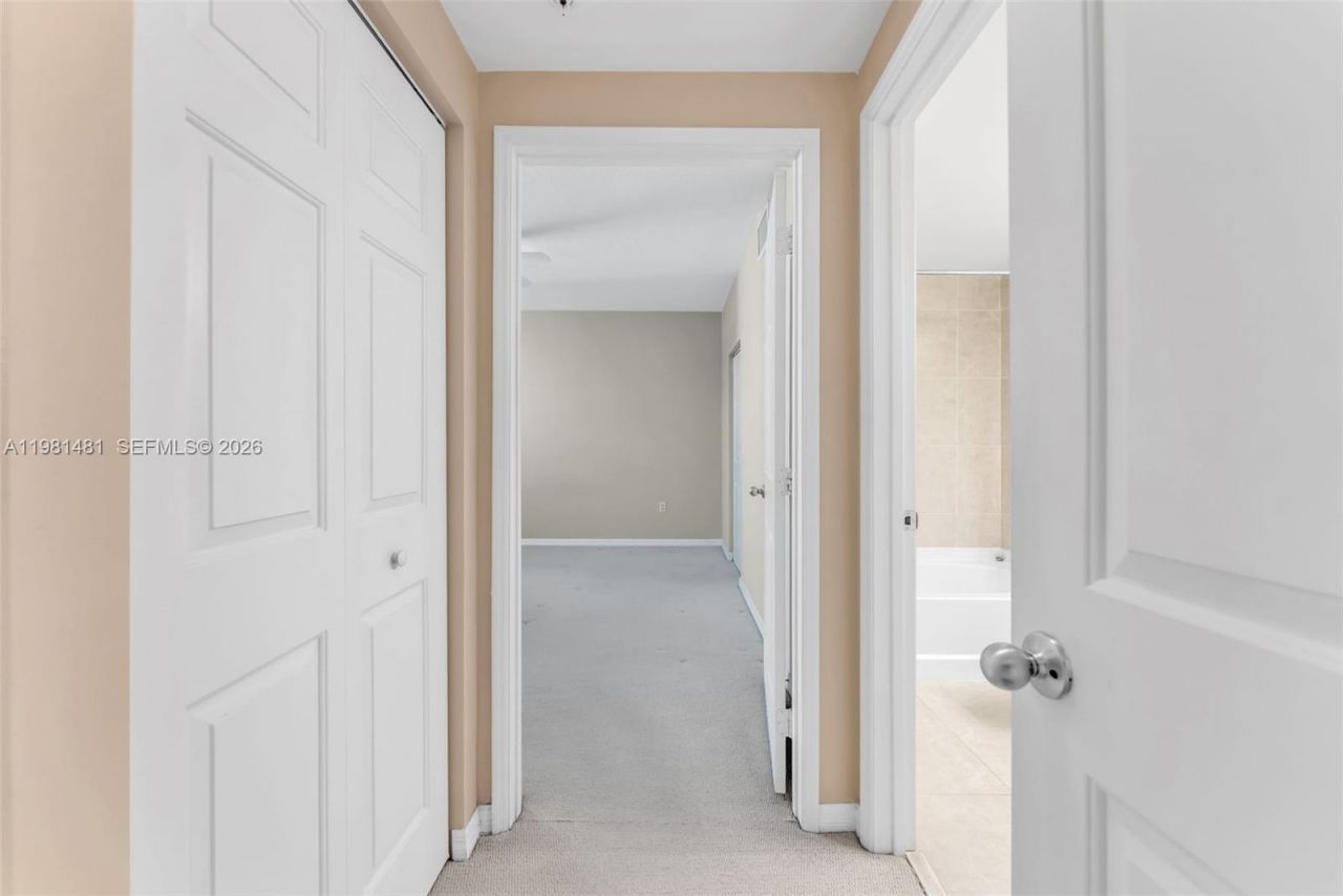 2421 NE 65th St , Unit 403, Fort Lauderdale, FL 33308 Photo