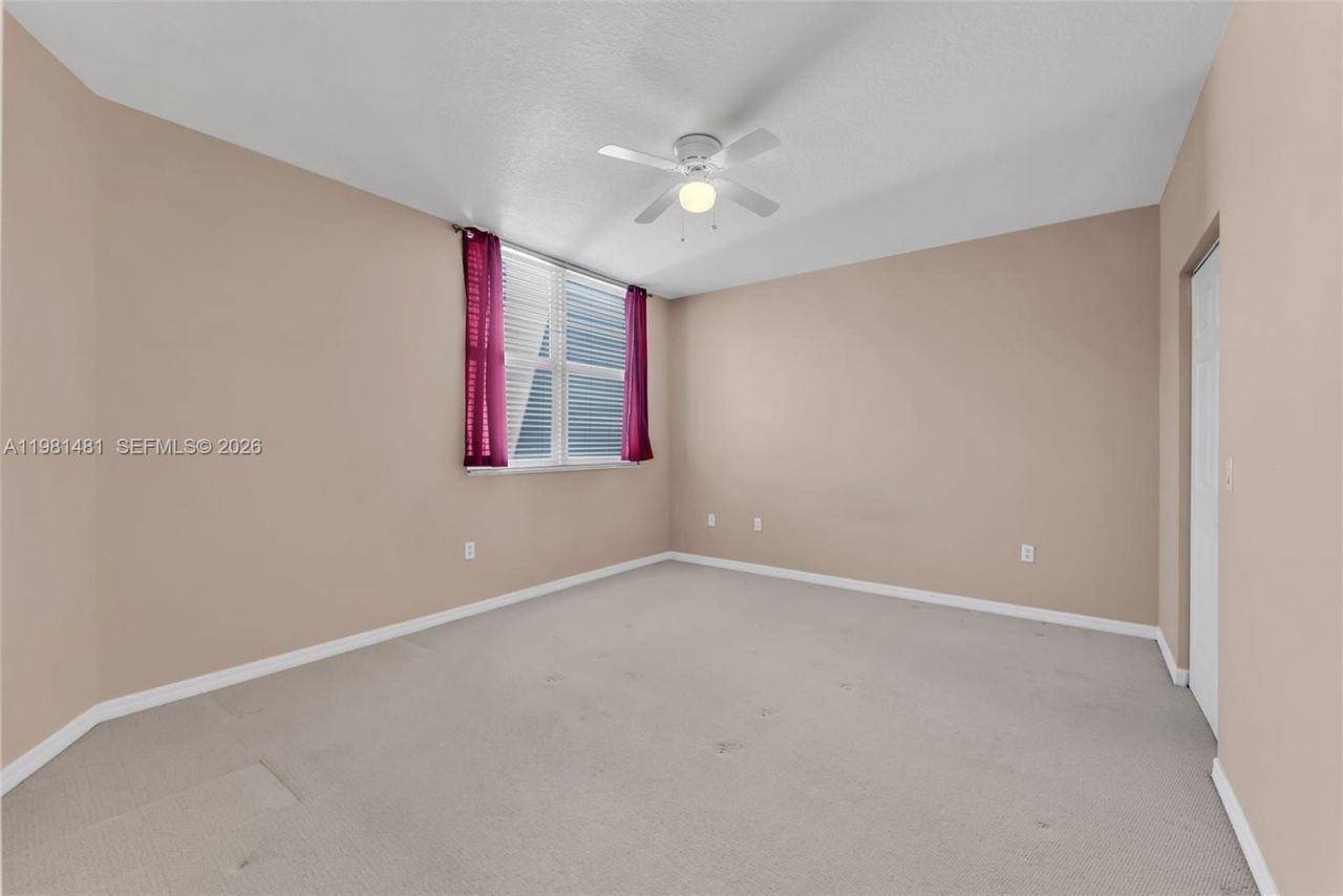 2421 NE 65th St , Unit 403, Fort Lauderdale, FL 33308 Photo