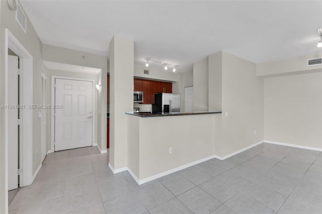 2421 NE 65th St , Unit 403, Fort Lauderdale, FL 33308 Photo