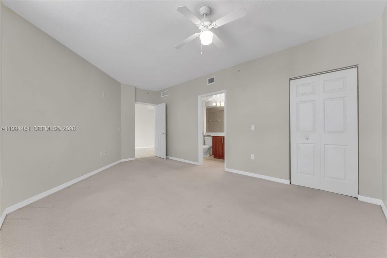 2421 NE 65th St , Unit 403, Fort Lauderdale, FL 33308 Photo