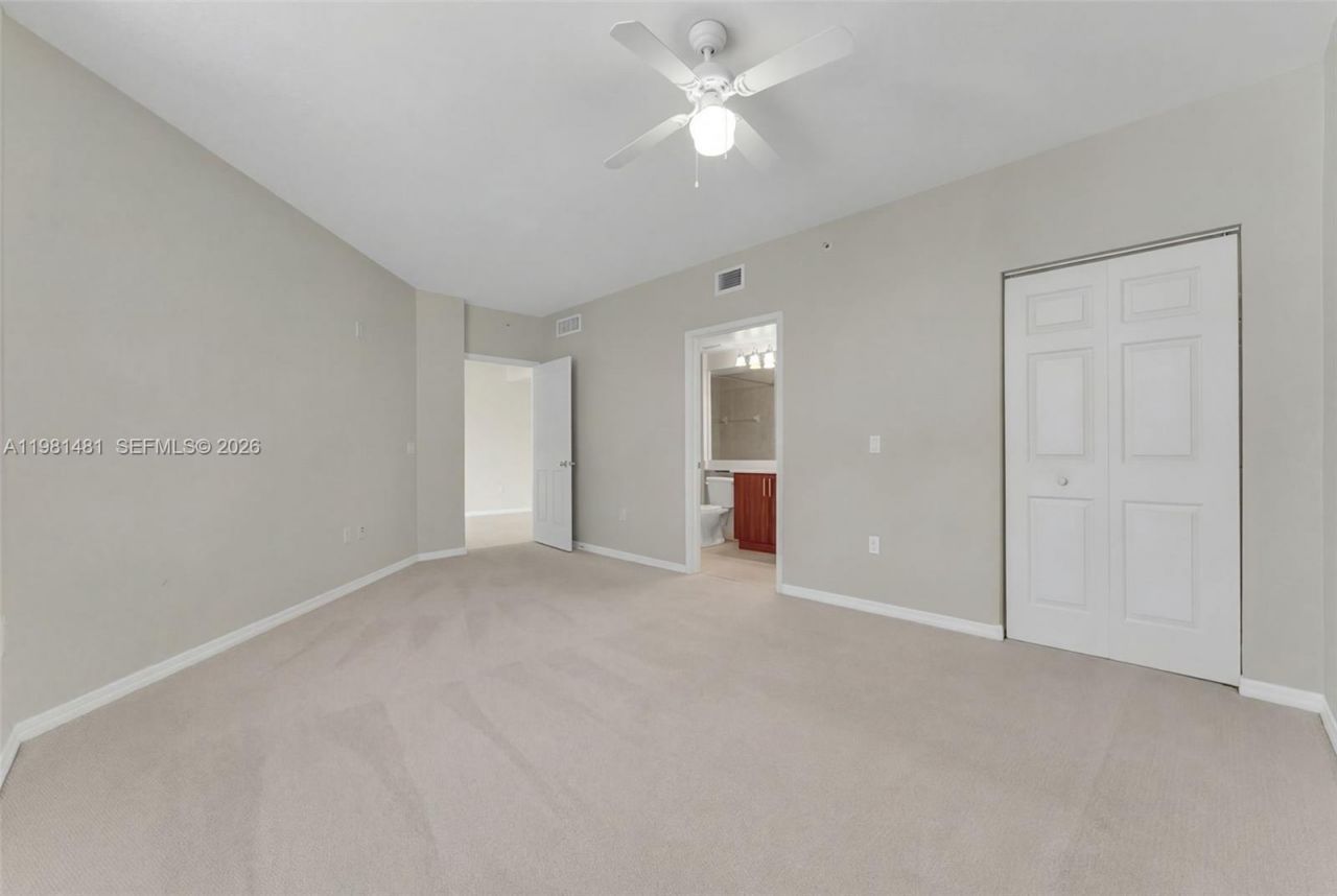 2421 NE 65th St , Unit 403, Fort Lauderdale, FL 33308 Photo