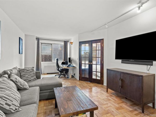 300 E 40 Street, Unit 12E, New York (Manhattan), NY 10016