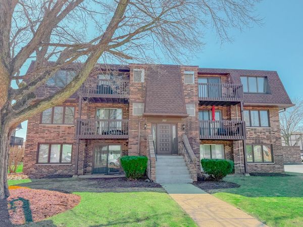 207 Uteg Street , Unit 302, Crystal Lake, IL 60014