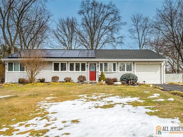 26 Winant Road, Kendall Park, NJ 08824