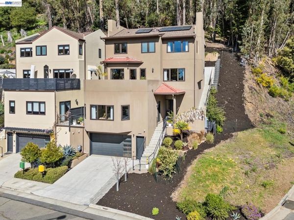 2588 Scout Rd, Oakland, CA 94611