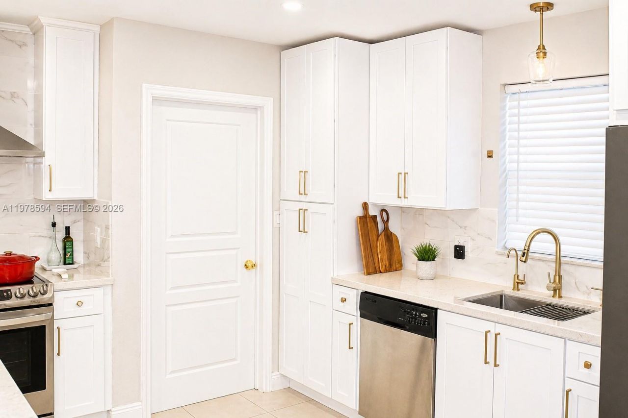 4836 NW 1st St, Plantation, FL 33317 Photo