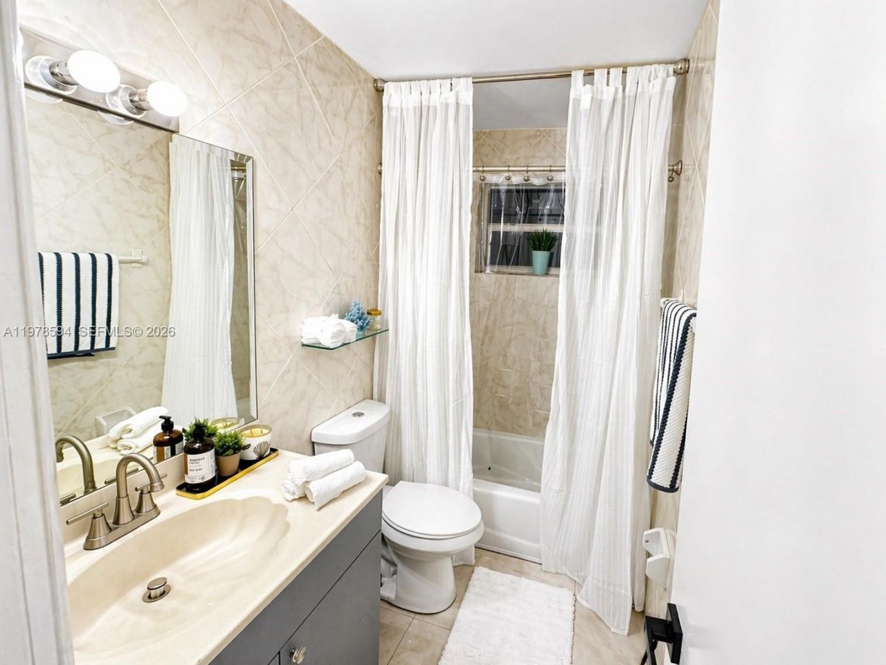 4836 NW 1st St, Plantation, FL 33317 Photo