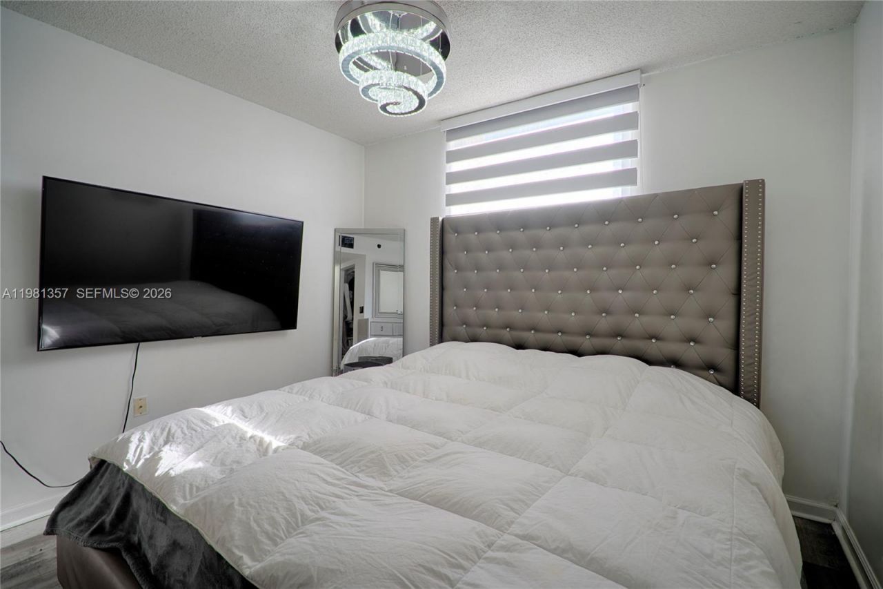 2721 Ocean Club Blvd , Unit 303, Hollywood, FL 33019 Photo