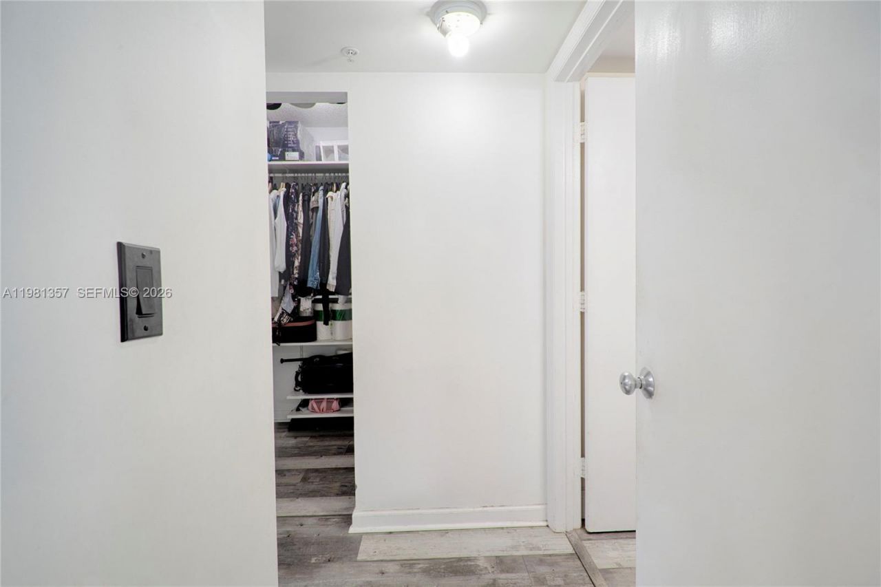 2721 Ocean Club Blvd , Unit 303, Hollywood, FL 33019 Photo