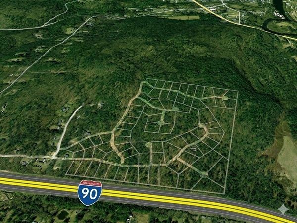 0 Address Withheld, Russell, MA 01071