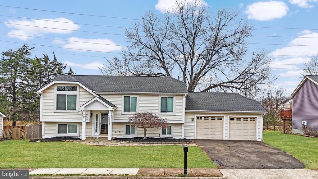 22216 Stablehouse Drive, Sterling, VA 20164 Main Photo