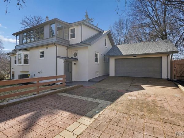 10235 Thorpe Avenue, Overland, MO 63114