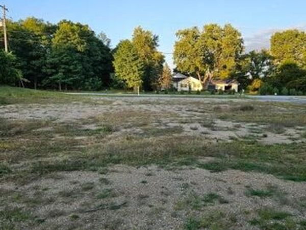 3207 N M 37, Middleville, MI 49333