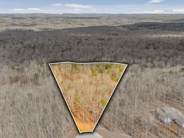 8283 Bear Paw Trail, Signal Mountain, TN 37377