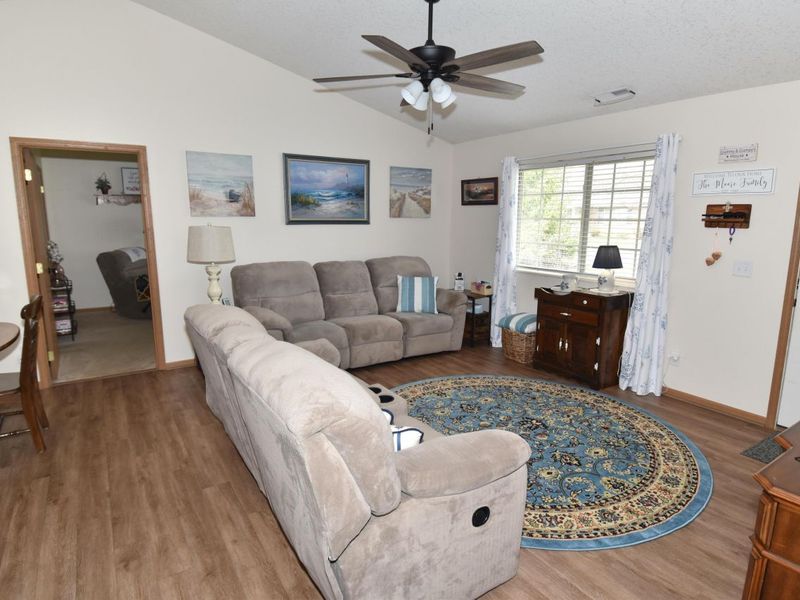 377 Virginia Court, Pataskala, OH 43062 Photo 5