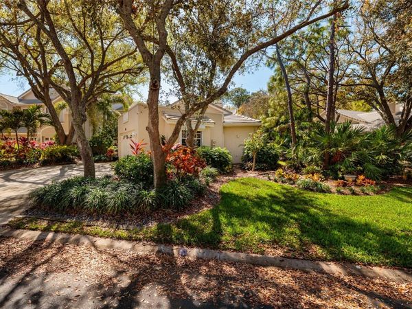 380 FAN PALM COURT NE, ST PETERSBURG, FL 33703