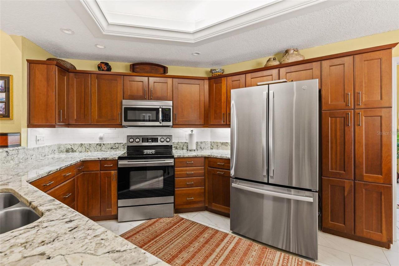 380 Fan Palm Court Ne, Saint Petersburg, FL 33703 Photo