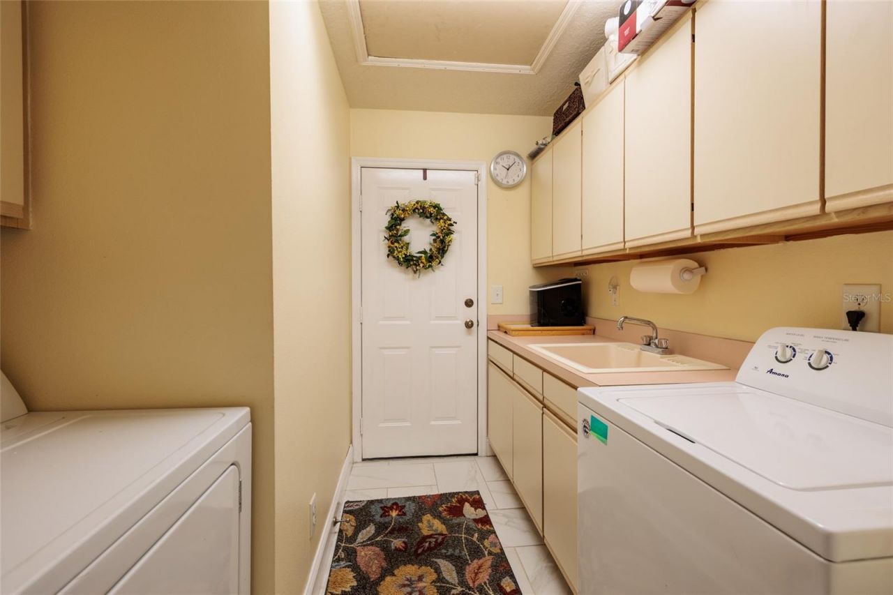 380 Fan Palm Court Ne, Saint Petersburg, FL 33703 Photo