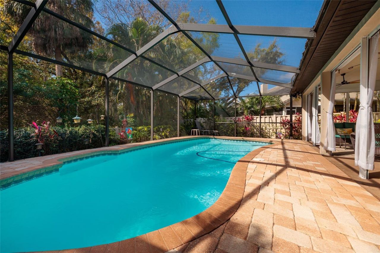 380 Fan Palm Court Ne, Saint Petersburg, FL 33703 Photo