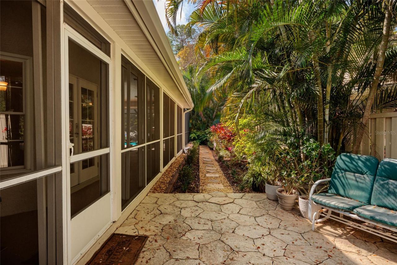 380 Fan Palm Court Ne, Saint Petersburg, FL 33703 Photo