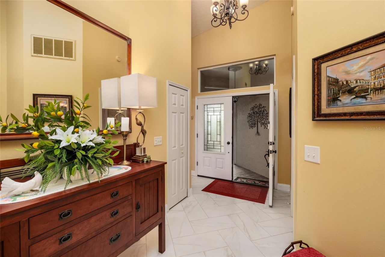 380 Fan Palm Court Ne, Saint Petersburg, FL 33703 Photo