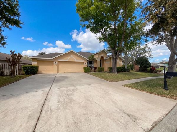 10101 KINGSBRIDGE AVENUE , TAMPA, FL 33626