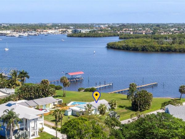 779 SW 31st St, Palm City, FL 34990