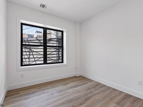 189 Dayton Ave, Unit 205, Passaic, NJ 07055