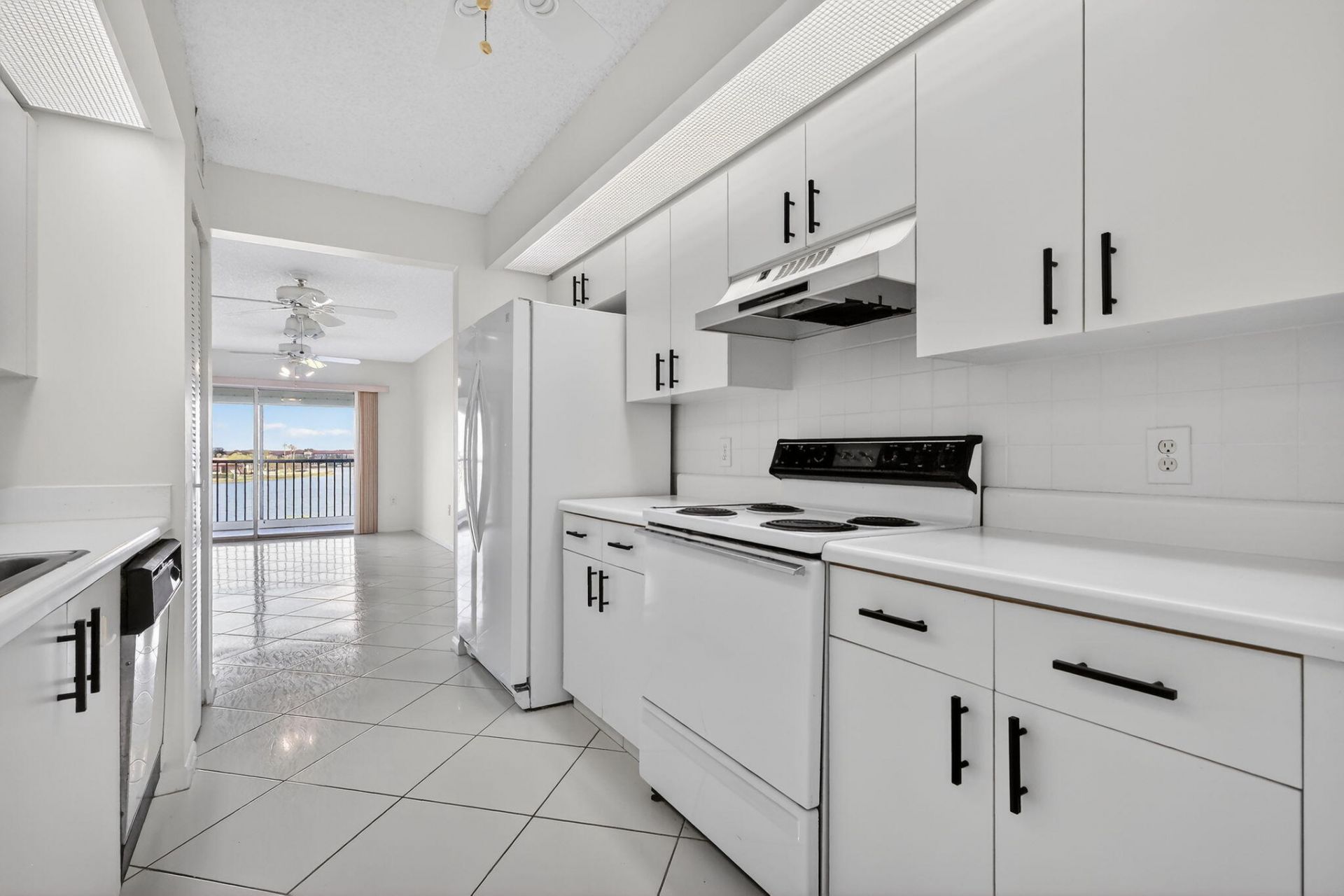 13255 SW 16th Court, Unit 404k, Pembroke Pines, FL 33027 Photo