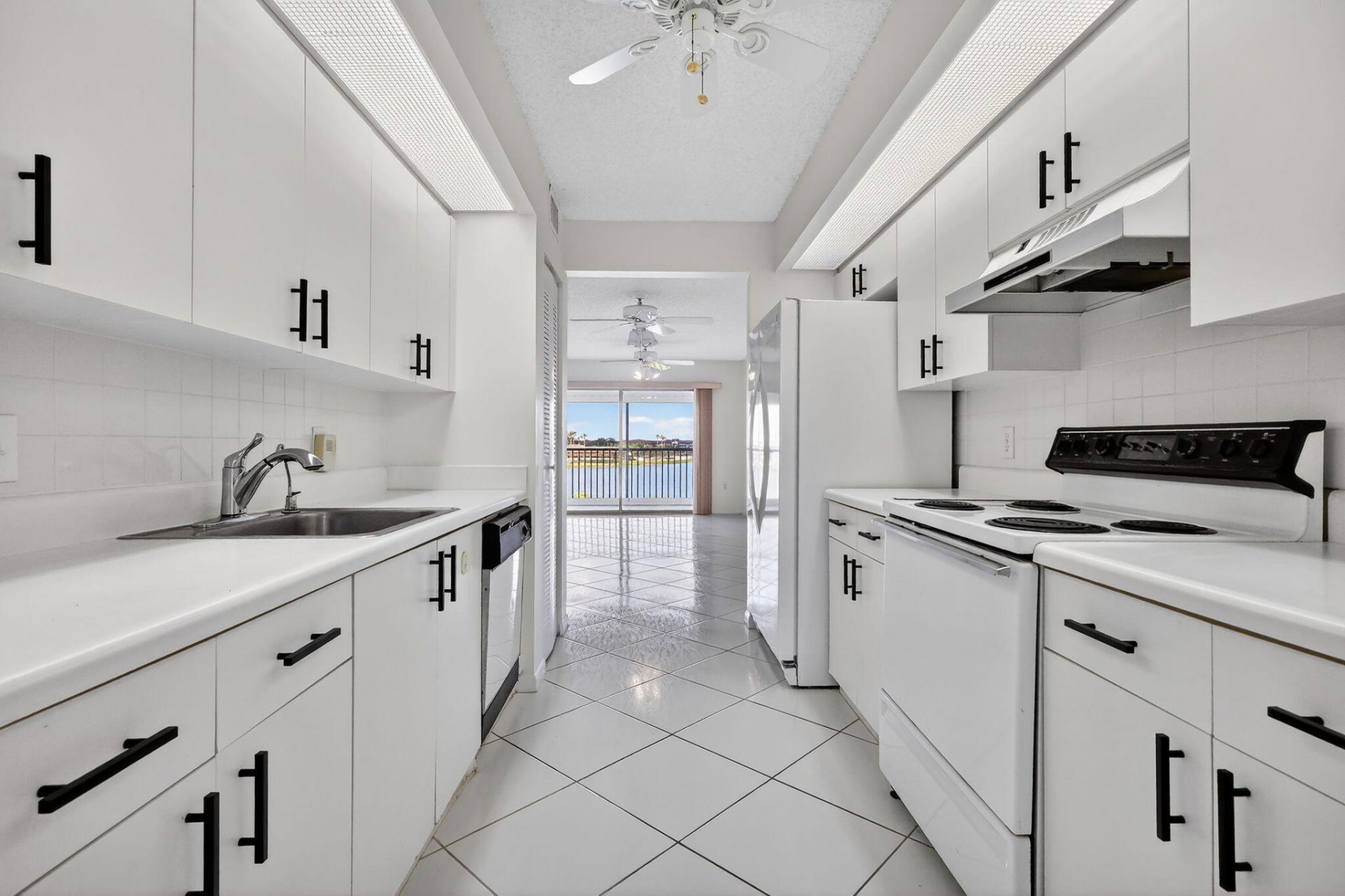 13255 SW 16th Court, Unit 404k, Pembroke Pines, FL 33027 Photo