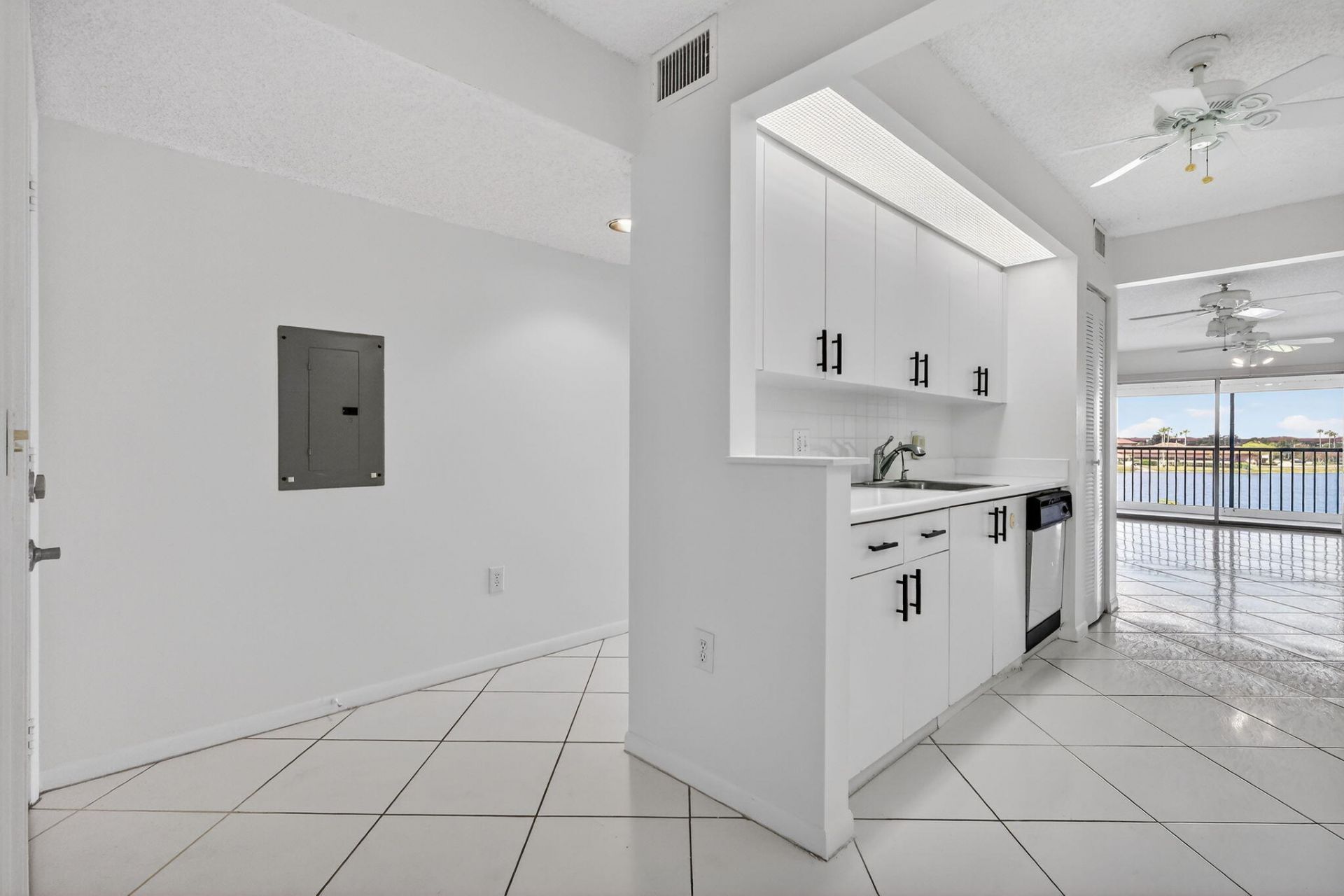 13255 SW 16th Court, Unit 404k, Pembroke Pines, FL 33027 Photo