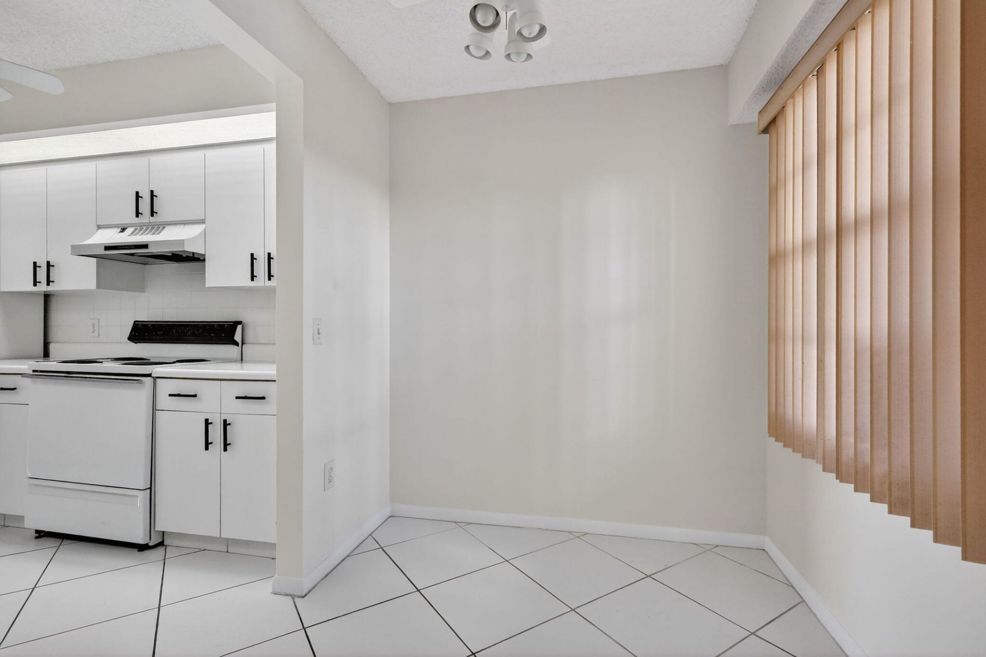 13255 SW 16th Court, Unit 404k, Pembroke Pines, FL 33027 Photo