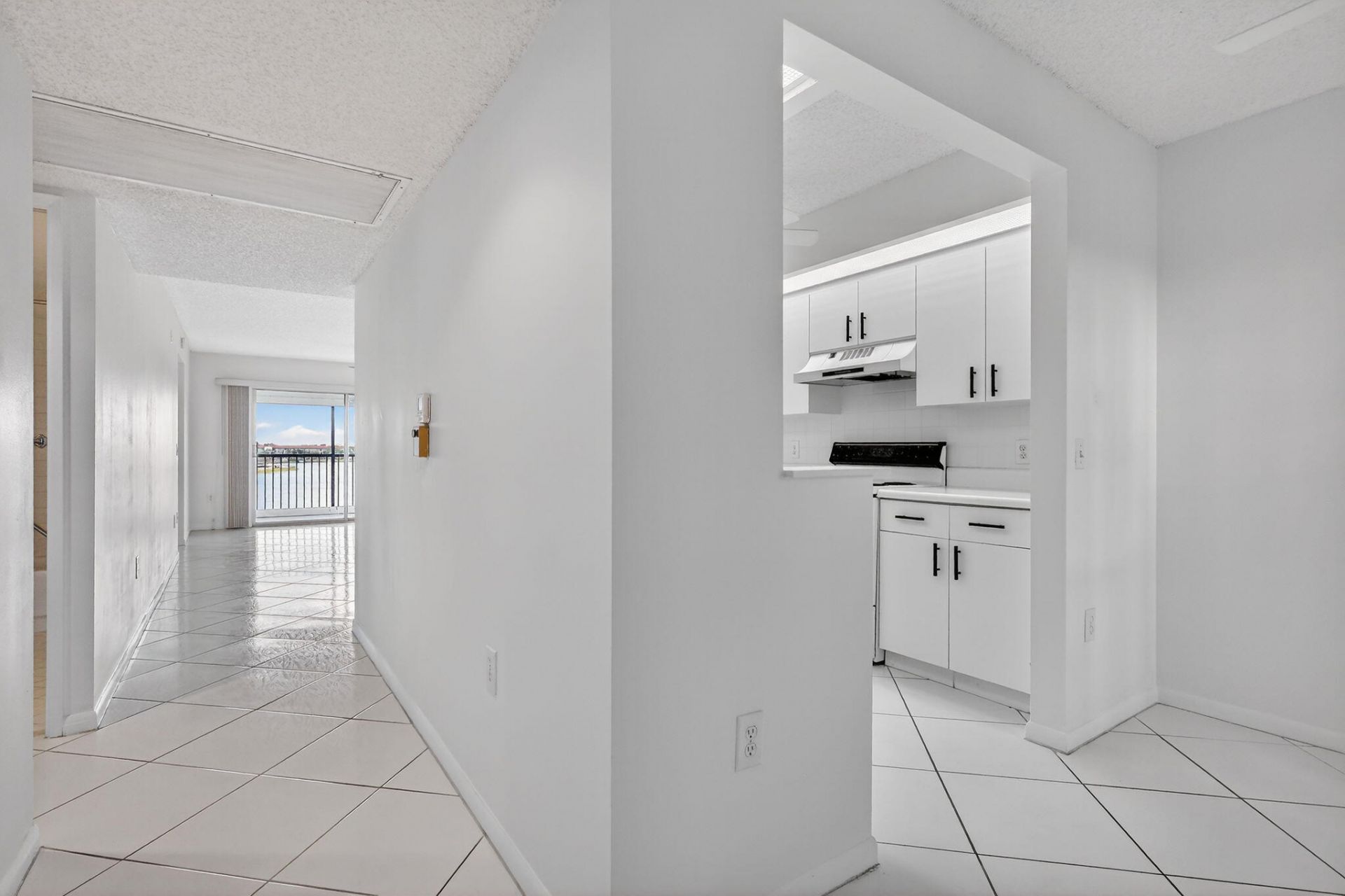 13255 SW 16th Court, Unit 404k, Pembroke Pines, FL 33027 Photo