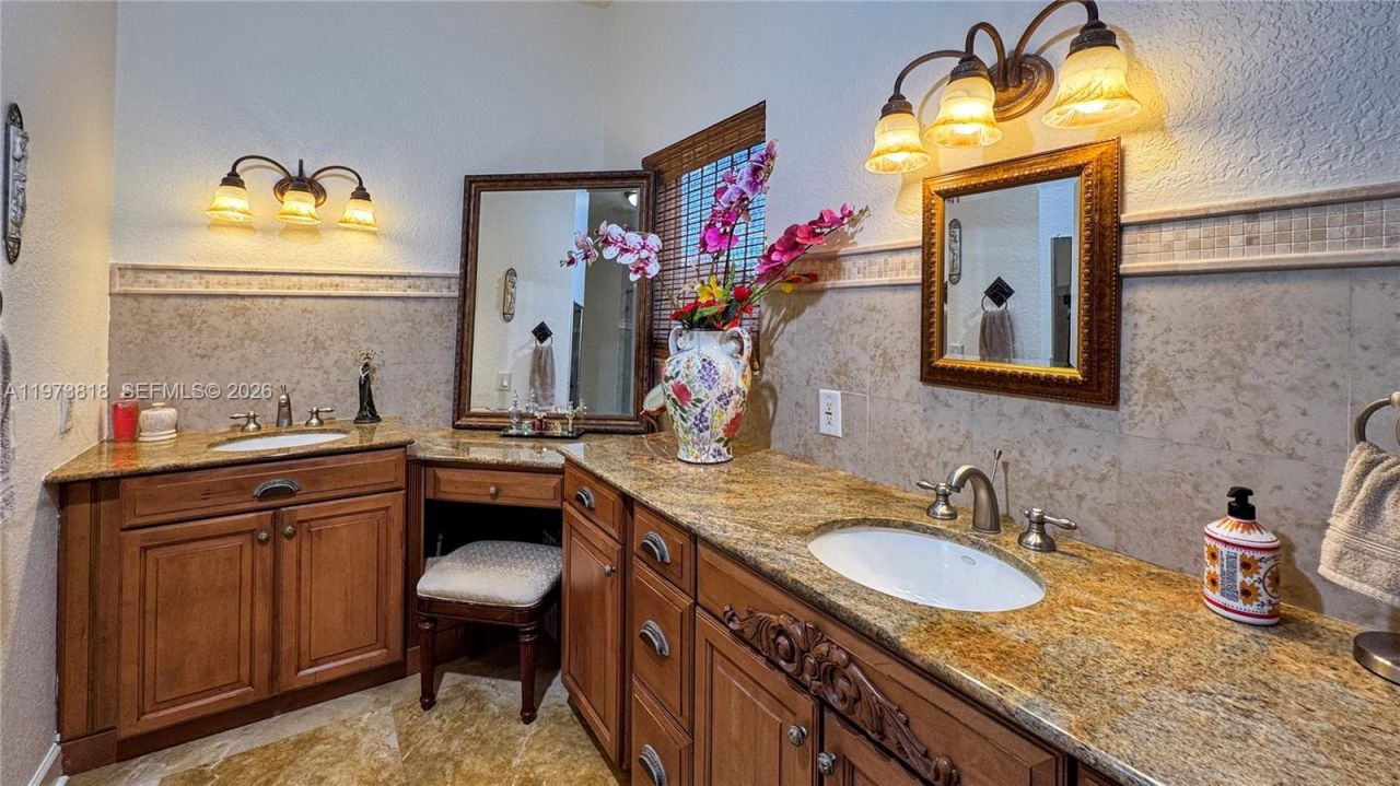 20401 SW 184 St , Miami, FL 33187 Photo