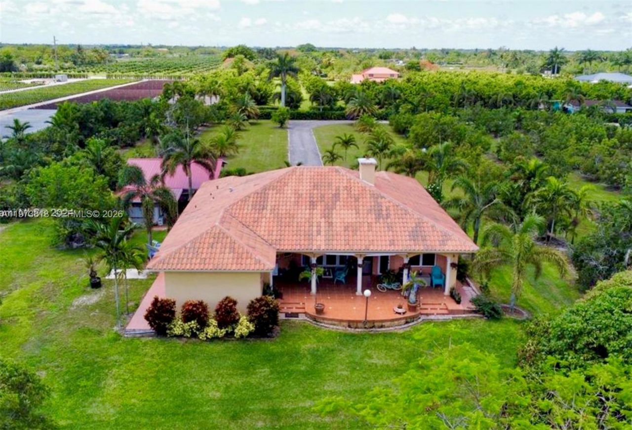 20401 SW 184 St , Miami, FL 33187 Photo