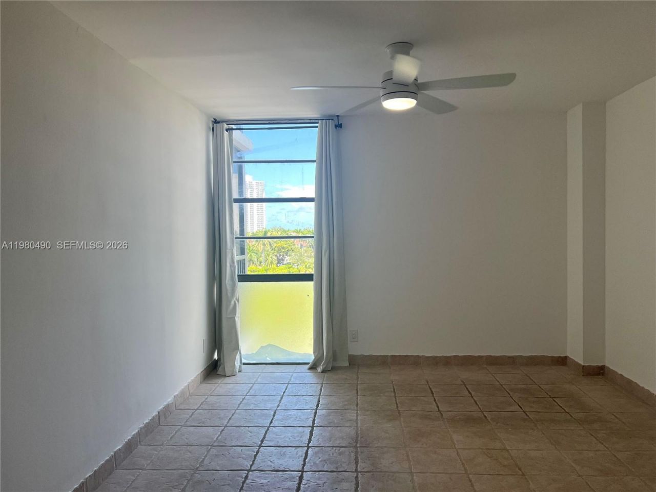 3475 N Country Club Dr , Unit 716, Aventura, FL 33180 Photo