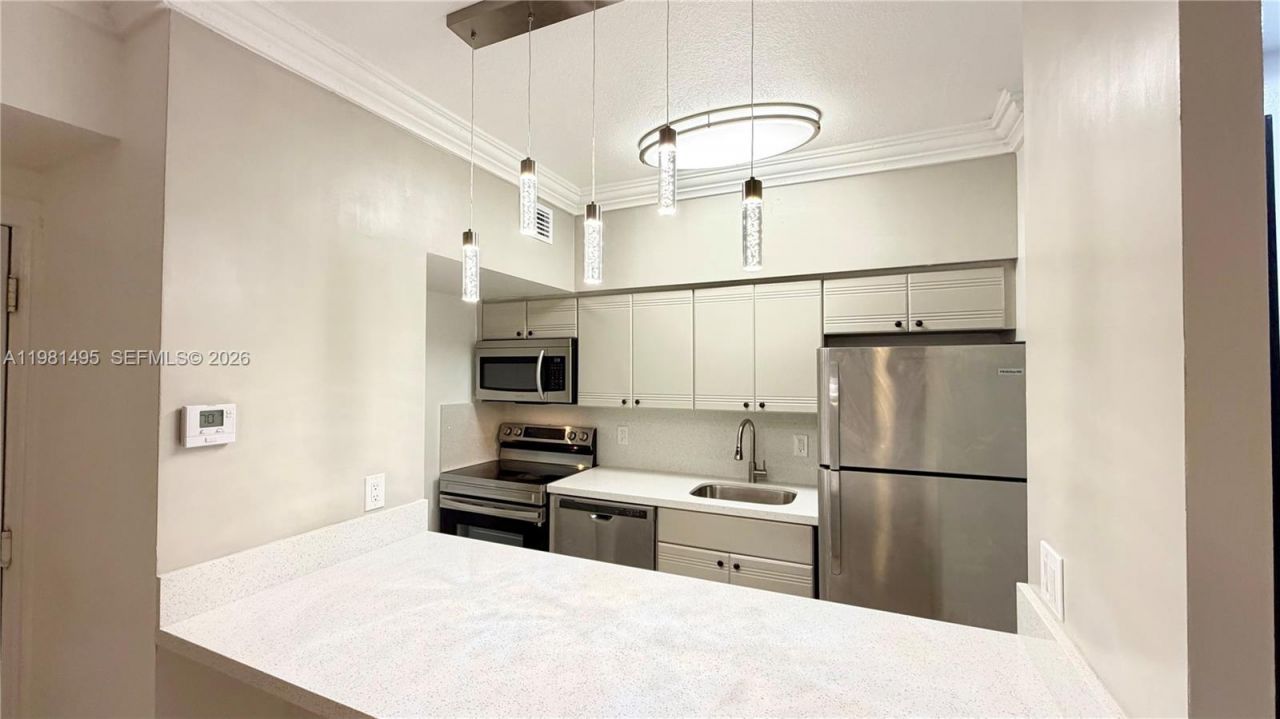 1559 Michigan Ave, Unit 305, Miami Beach, FL 33139 Photo
