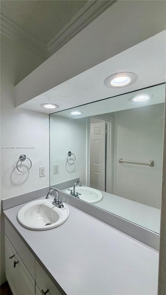 1559 Michigan Ave, Unit 305, Miami Beach, FL 33139 Photo