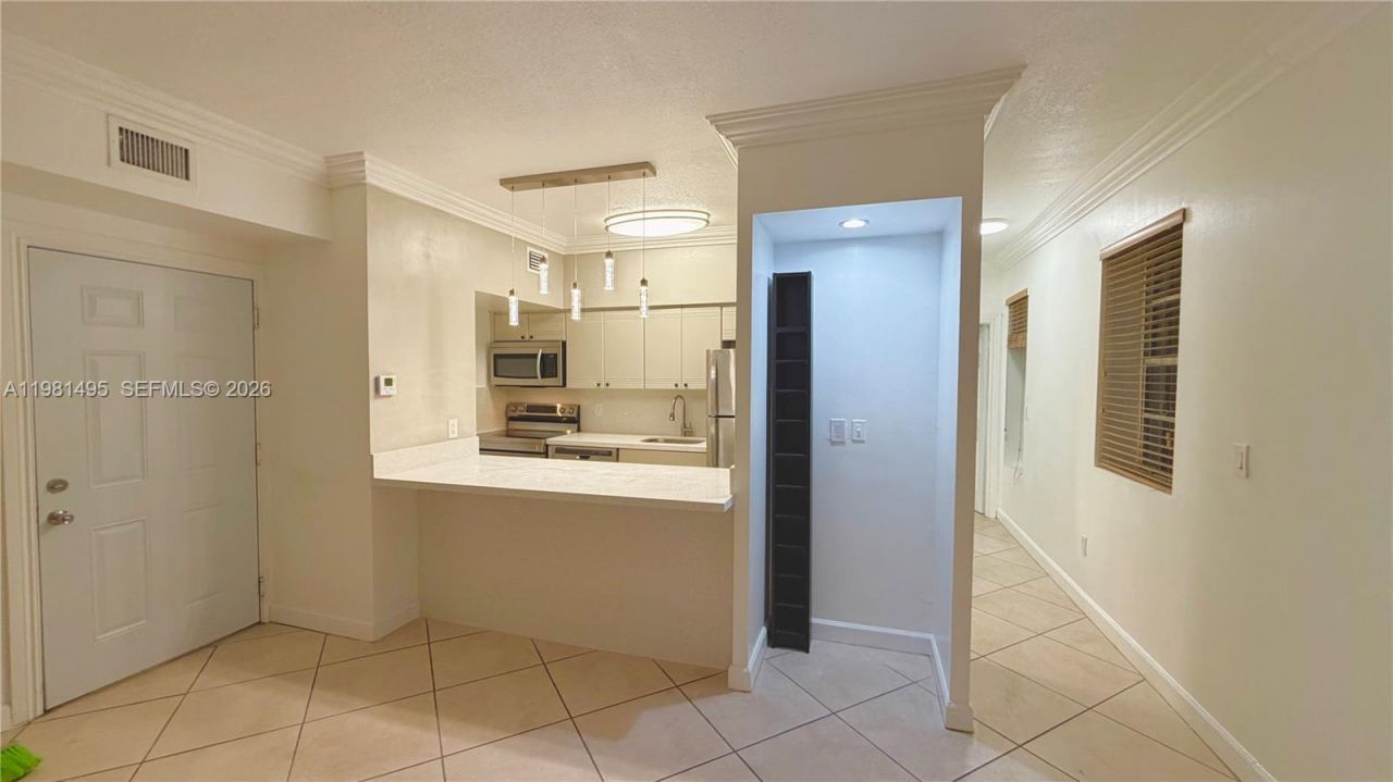 1559 Michigan Ave, Unit 305, Miami Beach, FL 33139 Photo