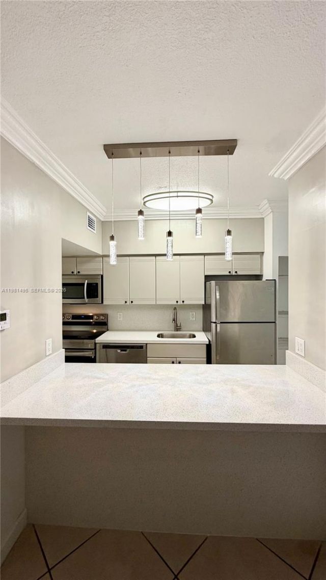 1559 Michigan Ave, Unit 305, Miami Beach, FL 33139 Photo