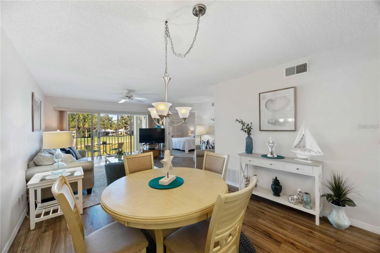 433 Cerromar Lane, Unit 440, Venice, FL 34293 Photo