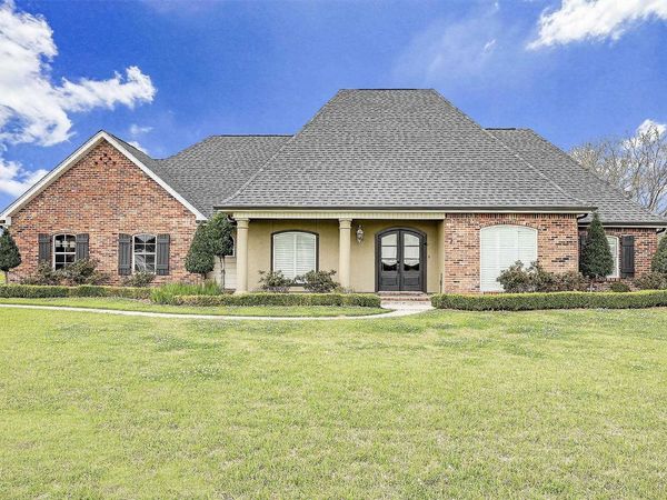 214 Lake Decade Ct, Houma, LA 70360