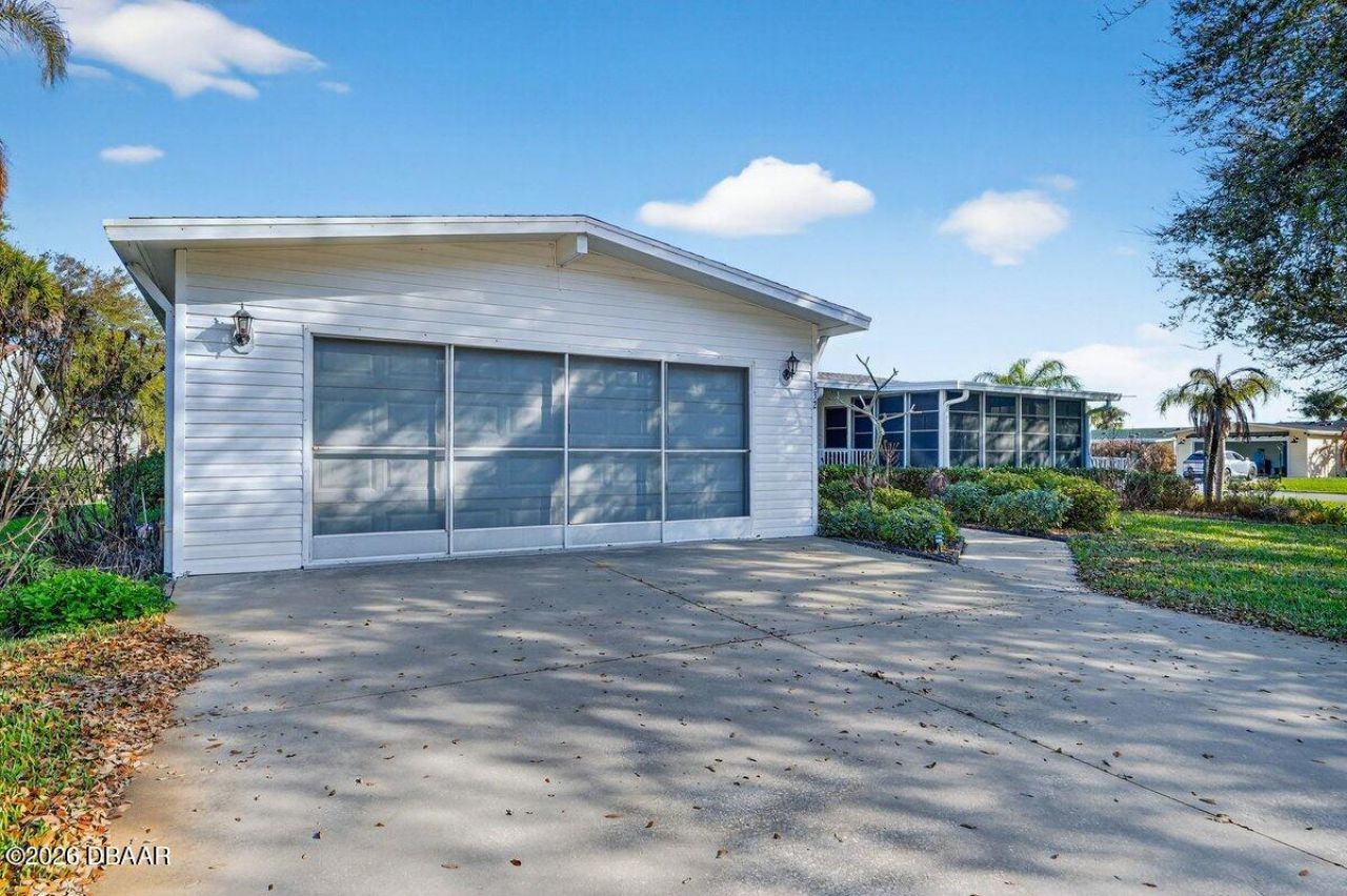 332 Marsh Landing Loop, Oak Hill, FL 32759 Photo