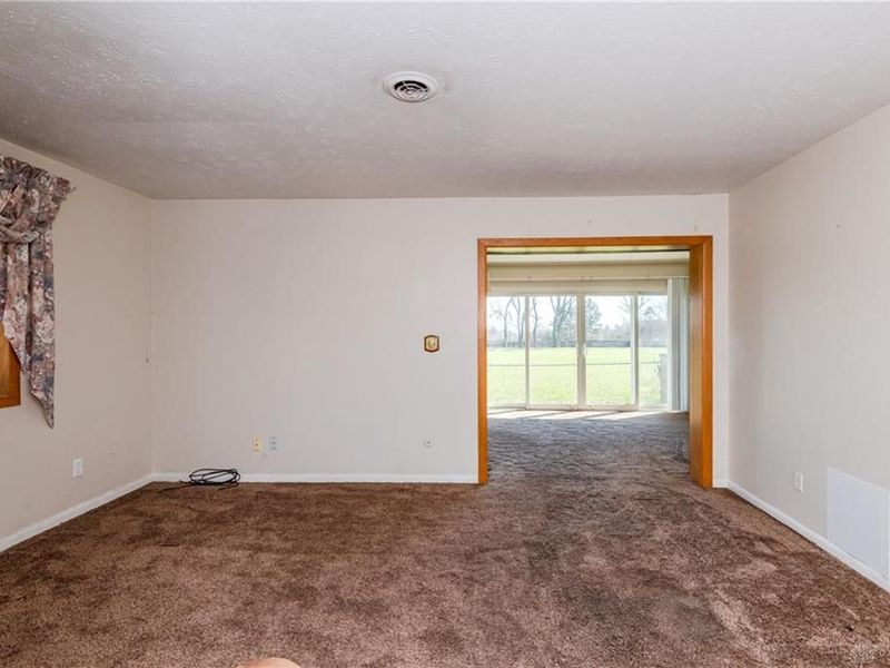 5760 Kitridge Road, Dayton, OH 45424 Photo 3