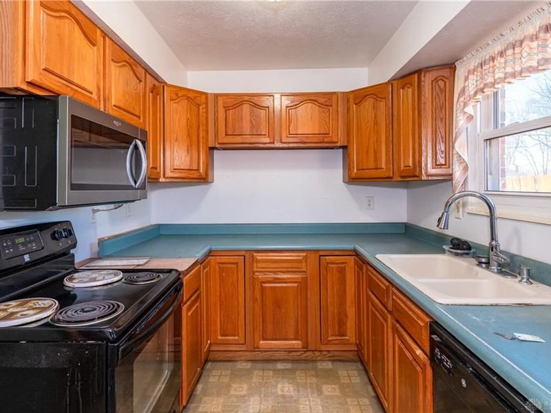 5760 Kitridge Road, Dayton, OH 45424 Photo 5