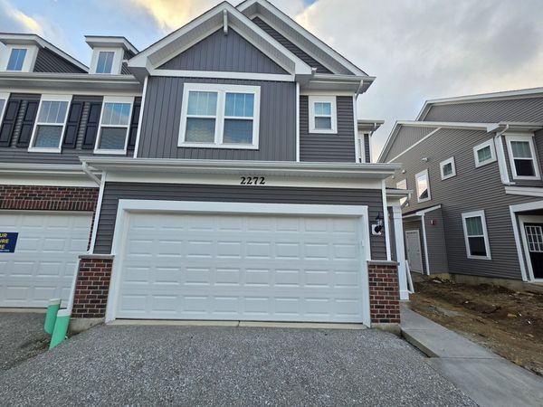 2272 Horseshoe Circle, Unit 09004, Naperville, IL 60564