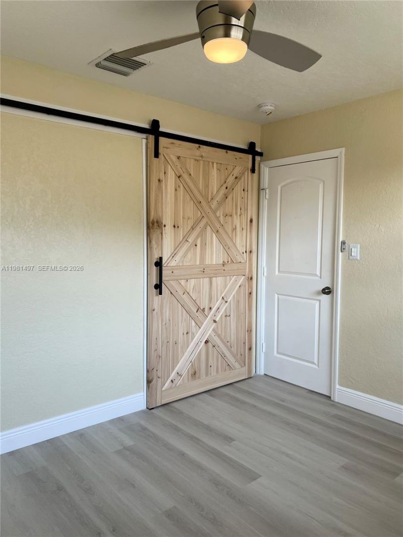 369 Phippen Waiters Rd , Unit 1-2, Dania Beach, FL 33004 Photo